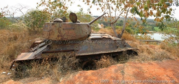 Tanque russo abandonado