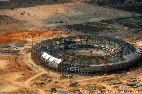 Estádio de Luanda em construção