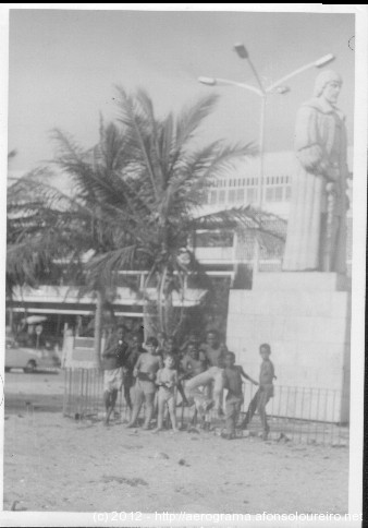 Estátua de Paulo Dias de Novais em 18/12/1972