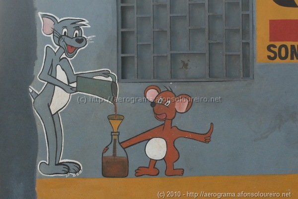 Tom & Jerry candongueiros de gasolina