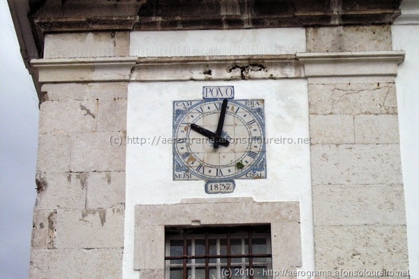 Relógio na Igreja matriz da Santa Cruz